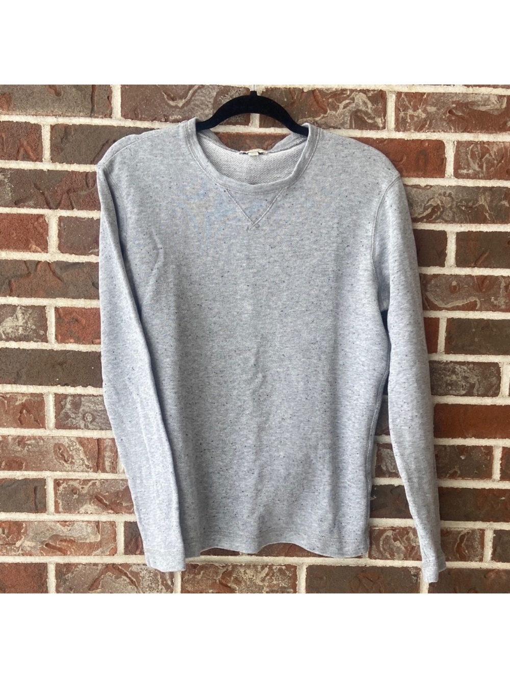 Club Monaco Men's Light Heather Gray Crewneck Sweater
